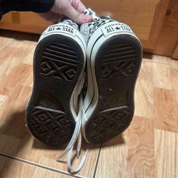 Converse Leopard Print High-Top Sneakers - Picture 5 of 7